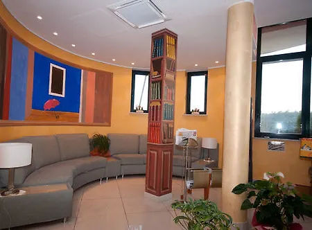 ホテル Brindor Poirino